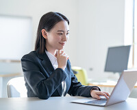 未経験からIT業界は本当に「やめとけ」？後悔しない転職のポイント