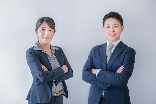仕事に取り組む人のイメージ