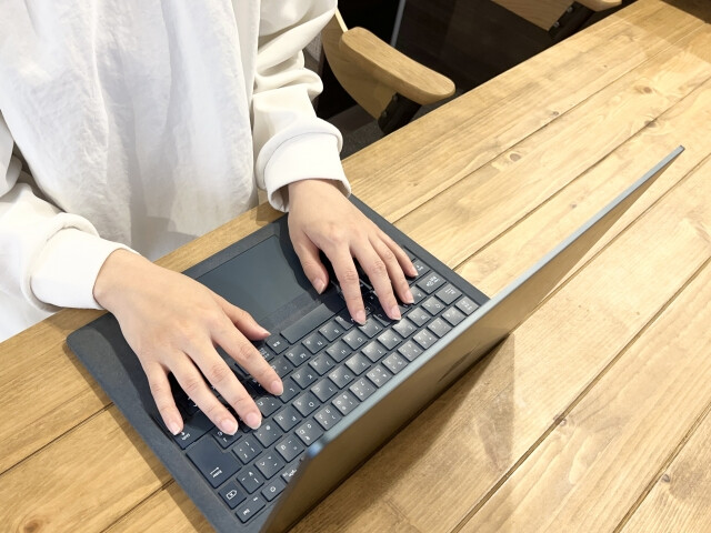 フリーランスとして在宅ワークするイメージ